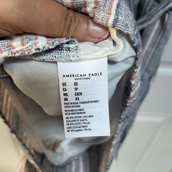 American Eagle linen blend tie back romper size XS pockets , v-neck - Picture 5 of 5